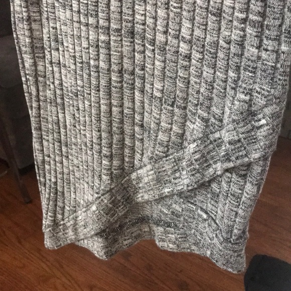 Beautiful dress! Hugs all curves. - Picture 3 of 3